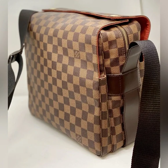 Authentic Louis Vuitton Damier Ebene Crossbody - Picture 3 of 15